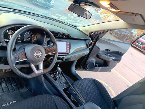 2022 Nissan Kicks SV