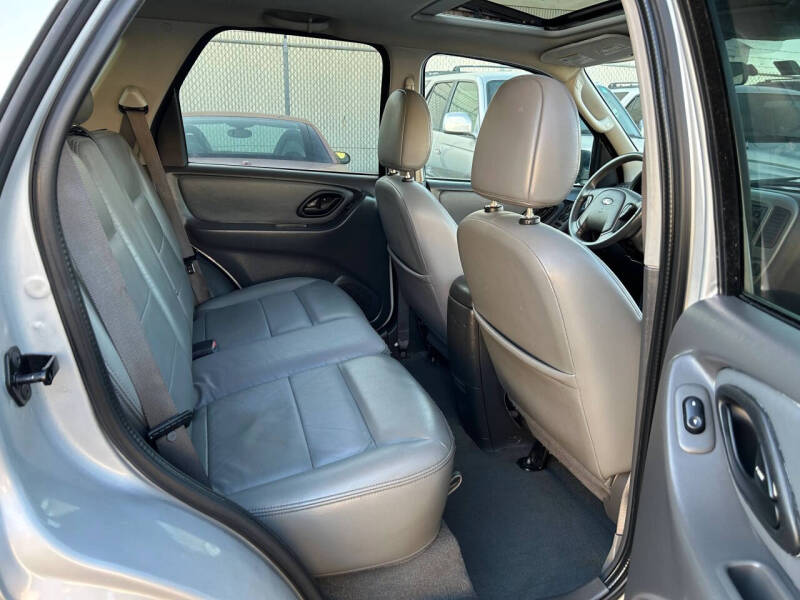 2005 Ford Escape XLT