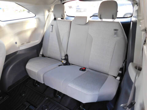 2021 Toyota Sienna LE 8-Passenger