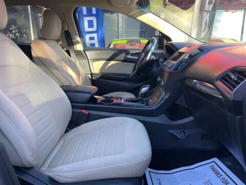 2017 Ford Edge SE