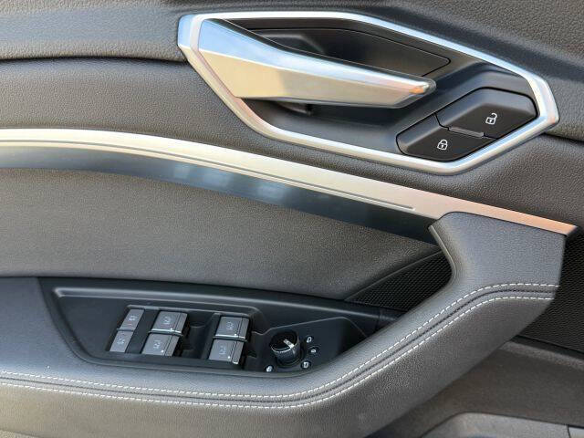 2019 Audi e-tron quattro Premium Plus
