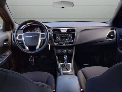 2014 Chrysler 200 Touring