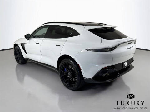 2021 Aston Martin DBX