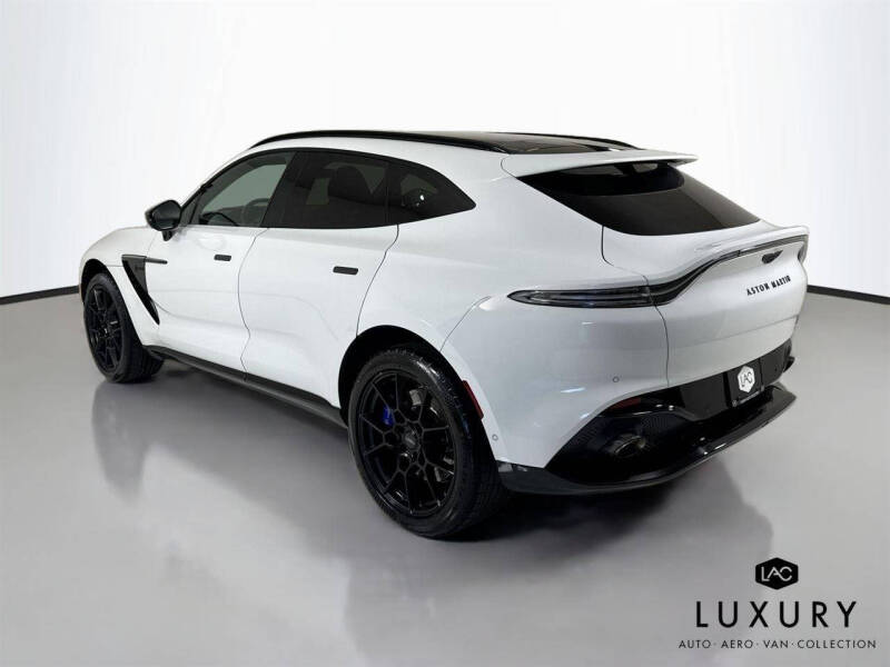 2021 Aston Martin DBX