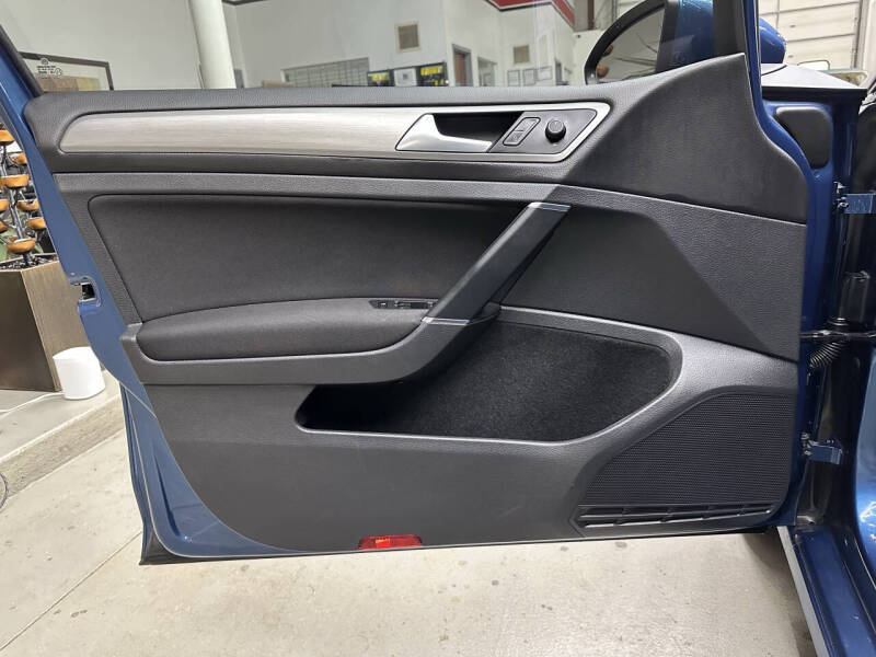 2017 Volkswagen Golf SportWagen TSI S 4Motion