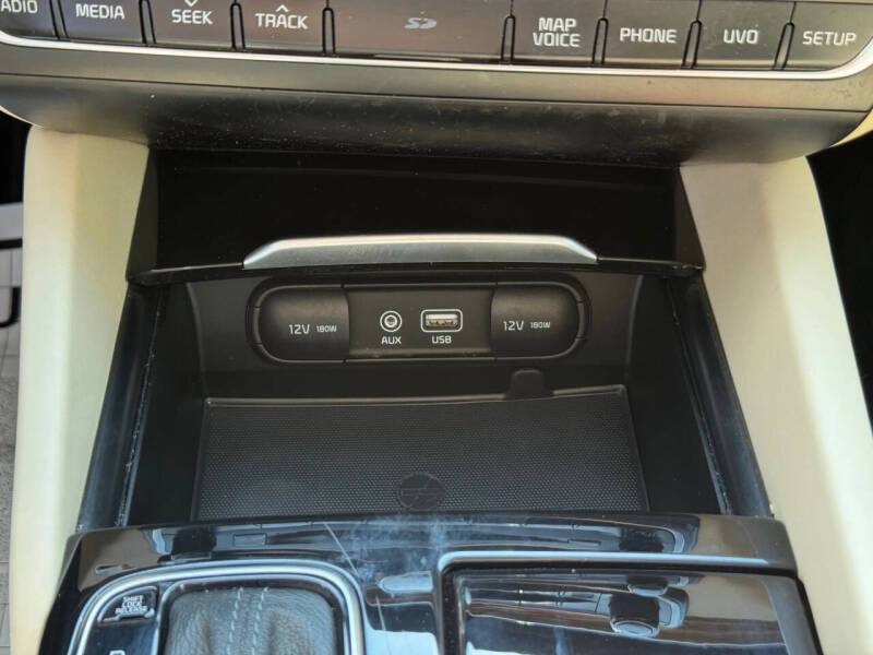 2017 Kia Cadenza Premium