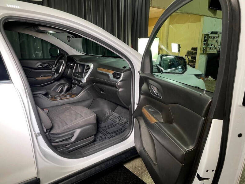 2017 GMC Acadia SLE-1