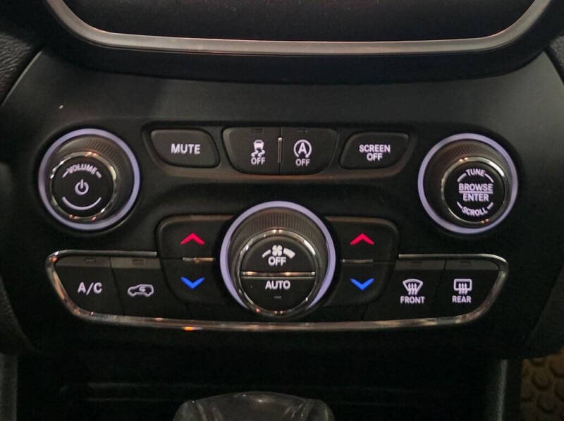 2022 Jeep Cherokee Trailhawk