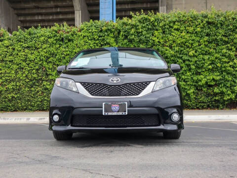 2014 Toyota Sienna SE 8-Passenger