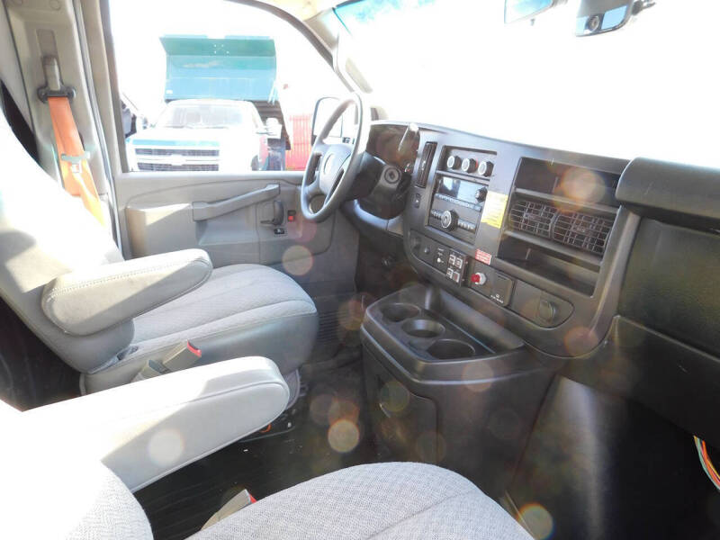 2017 GMC Savana 2500