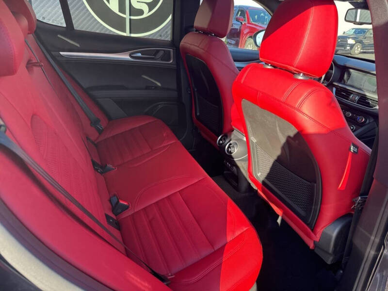 2025 Alfa Romeo Stelvio