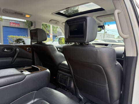 2017 Infiniti QX80 Signature Edition