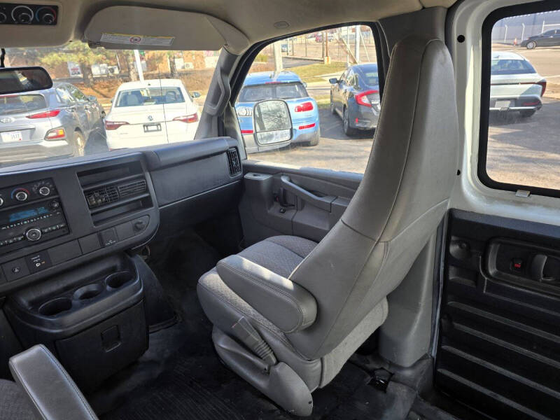 2017 GMC Savana 2500