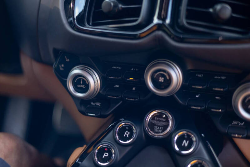 2023 Aston Martin Vantage