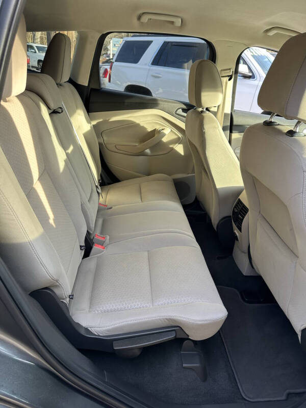2017 Ford Escape SE - Photo 11