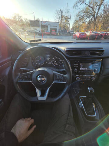 2017 Nissan Rogue SV