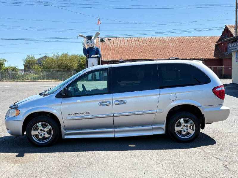 2003 Dodge Grand Caravan ES