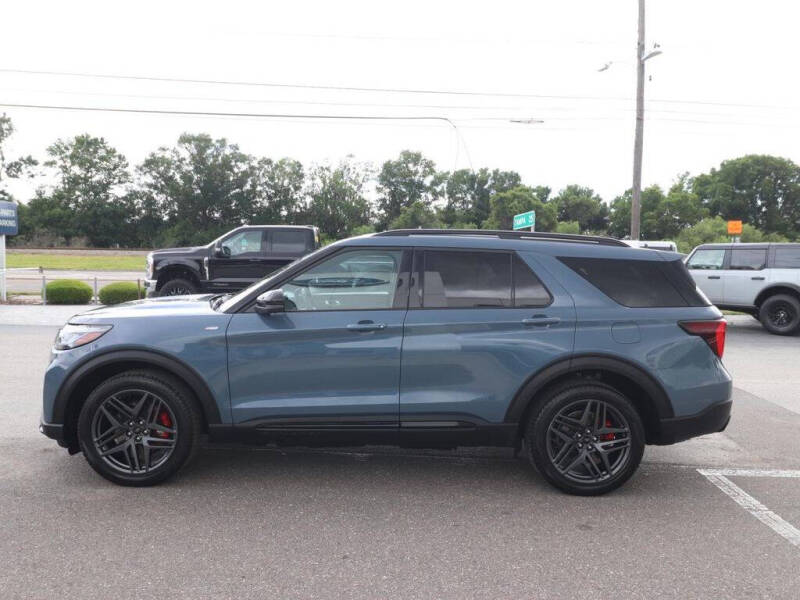 2025 Ford Explorer ST-Line