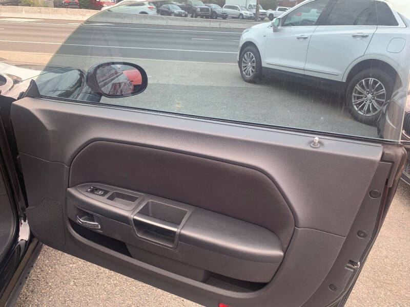 2013 Dodge Challenger SXT Plus