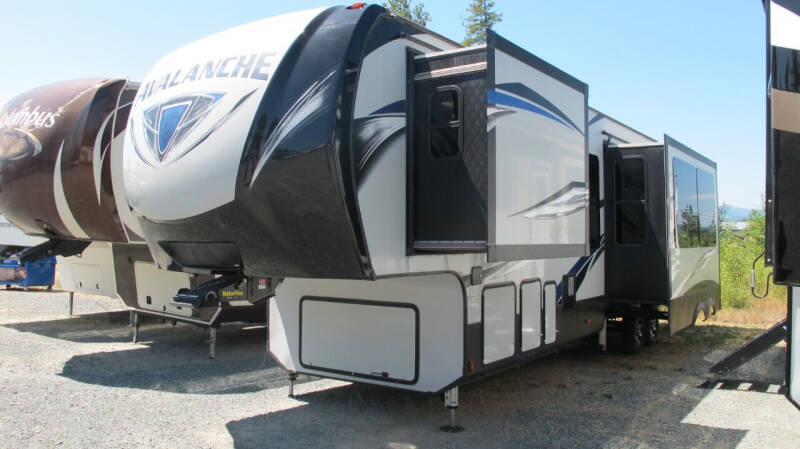 2018 Keystone Avalanche M-385 Toyhauler for sale at Oregon RV Outlet LLC - Travel Trailers in Grants Pass OR