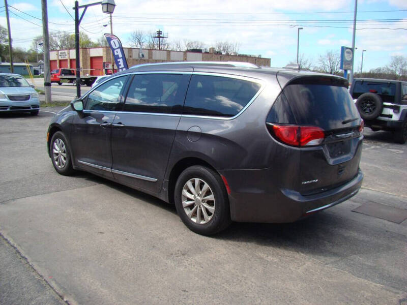 2018 Chrysler Pacifica Touring L