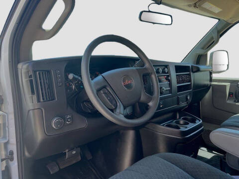 2025 GMC Savana 2500
