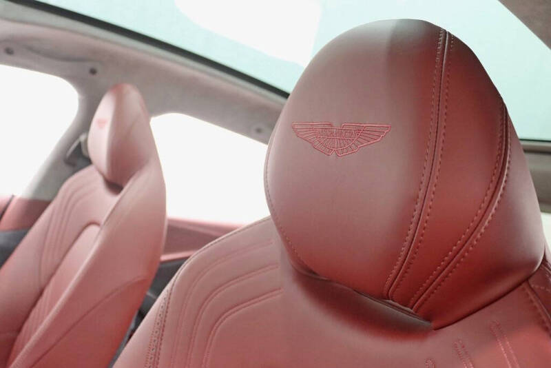 2021 Aston Martin DBX