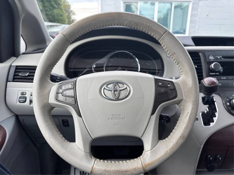 2013 Toyota Sienna