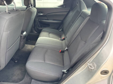 2012 Dodge Avenger SE