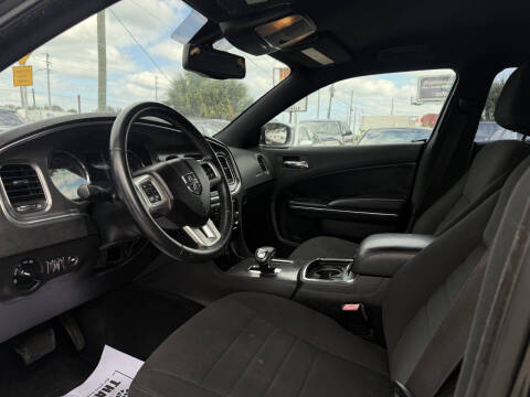 2013 Dodge Charger SE