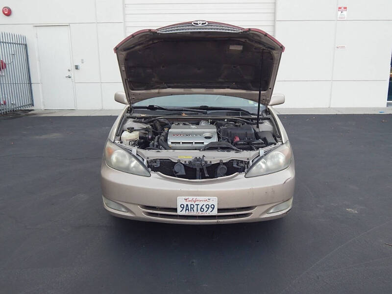 2004 Toyota Camry SE V6