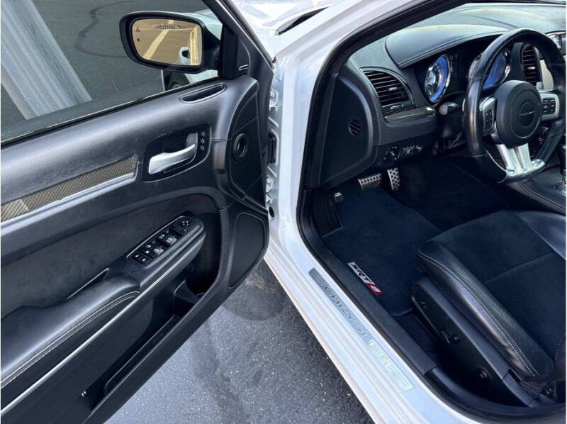 2012 Chrysler 300 SRT8