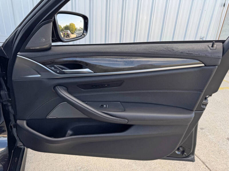 2017 BMW 5 Series 540i