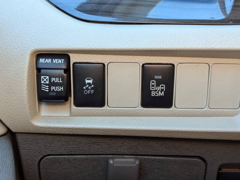2017 Toyota Sienna XLE 8-Passenger