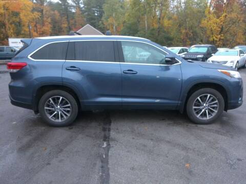 2019 Toyota Highlander for sale at Mark's Discount Truck & Auto in Londonderry NH