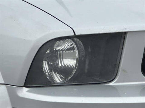 2006 Ford Mustang V6 Deluxe