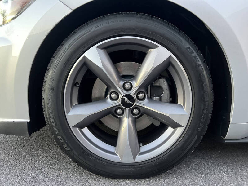 2015 Ford Mustang V6