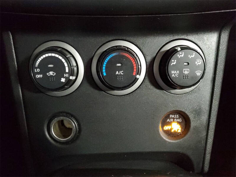 2011 Nissan Rogue S Krom