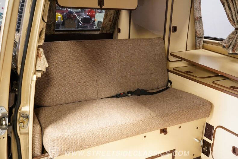 1982 Volkswagen Vanagon Camper