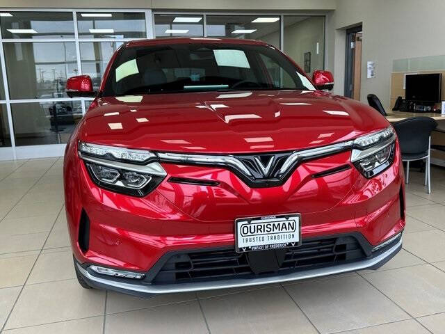 2025 VinFast VF8 Plus