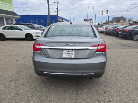 2013 Chrysler 200 Touring