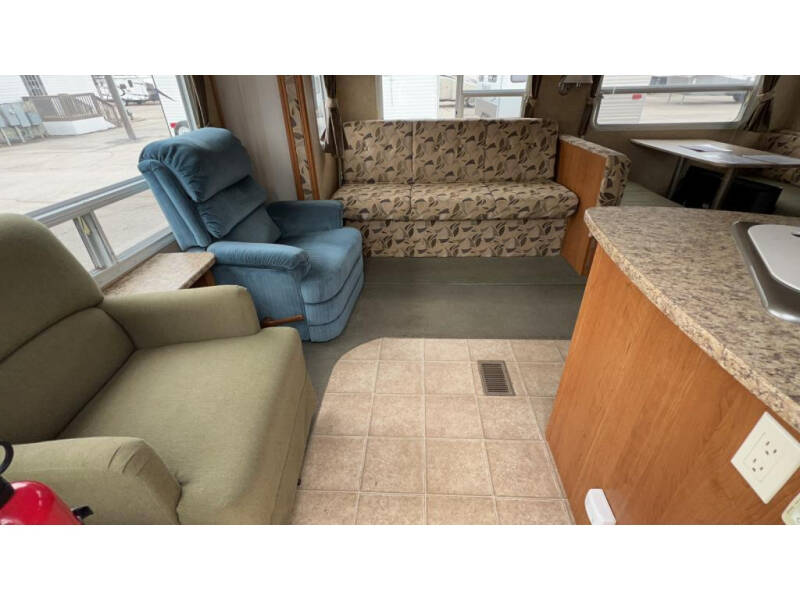 2007 Forest River 321FRD