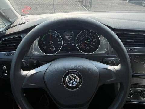 2016 Volkswagen e-Golf SE