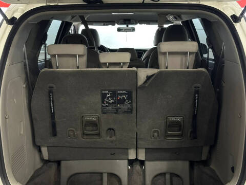2016 Kia Sedona LX