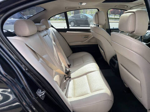 2012 BMW 5 Series 528i