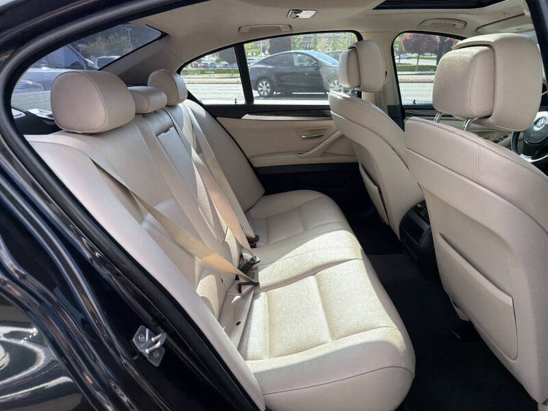 2012 BMW 5 Series 528i