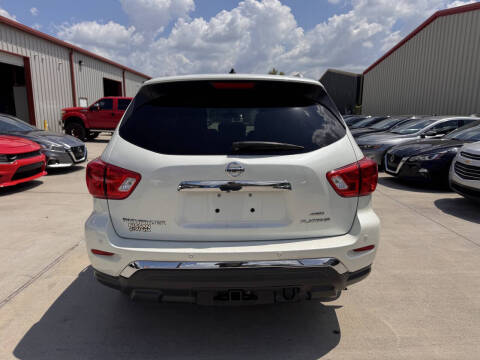 2017 Nissan Pathfinder Platinum