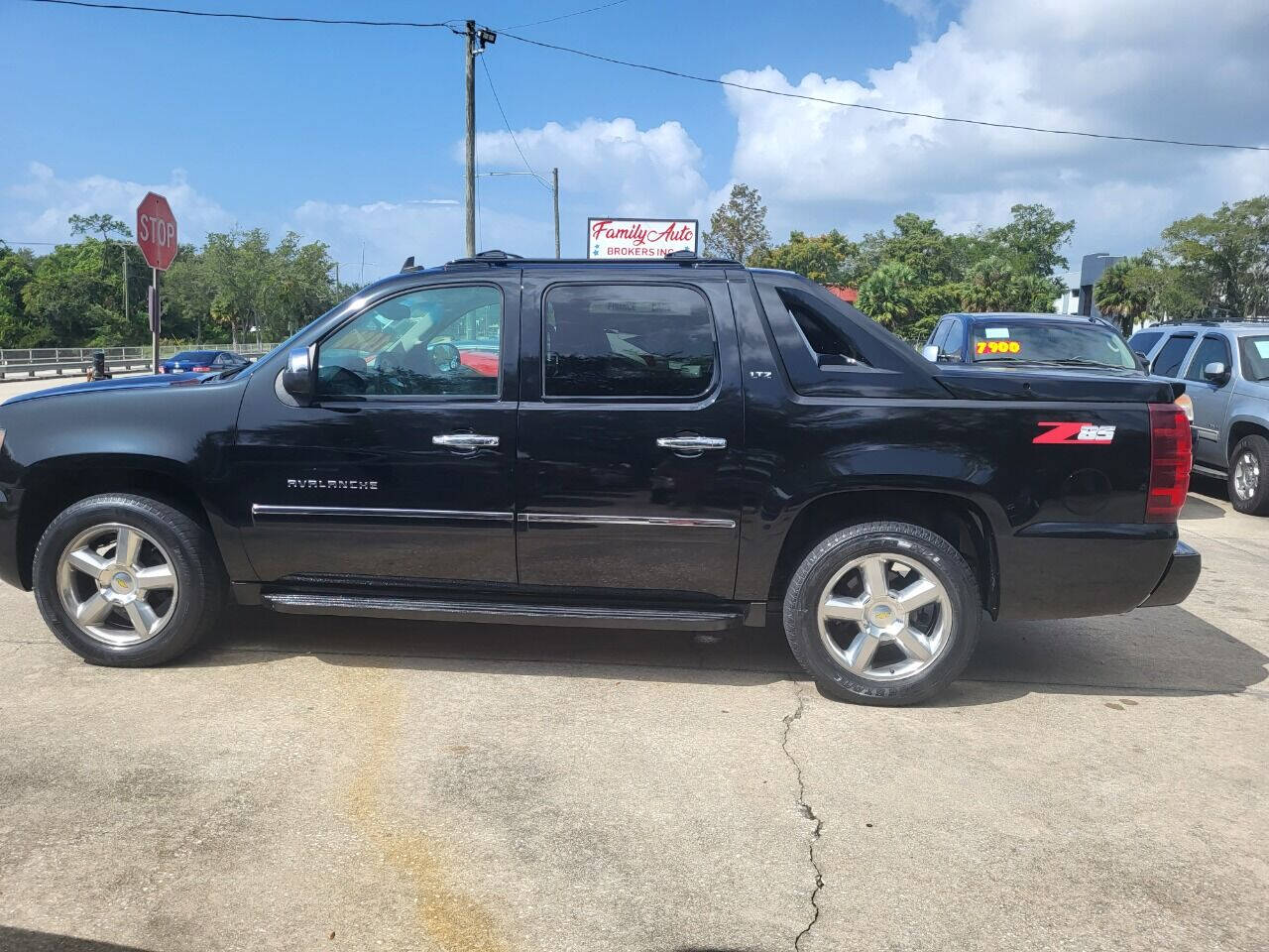 2012 Chevrolet Avalanche for sale at FAMILY AUTO BROKERS in Longwood, FL