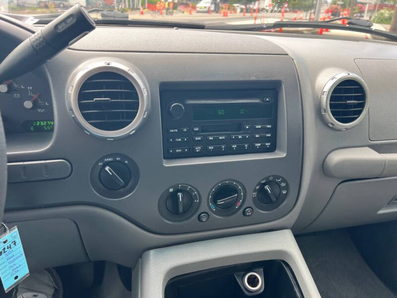 2004 Ford Expedition XLT