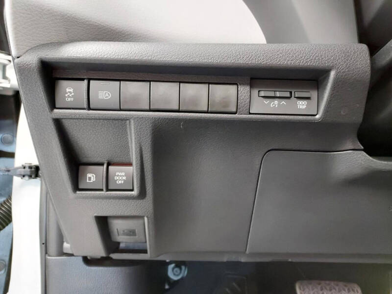 2026 Toyota Sienna LE 8-Passenger